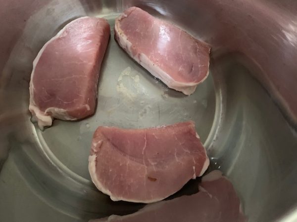 how to make moist pork chops in the Instant pot