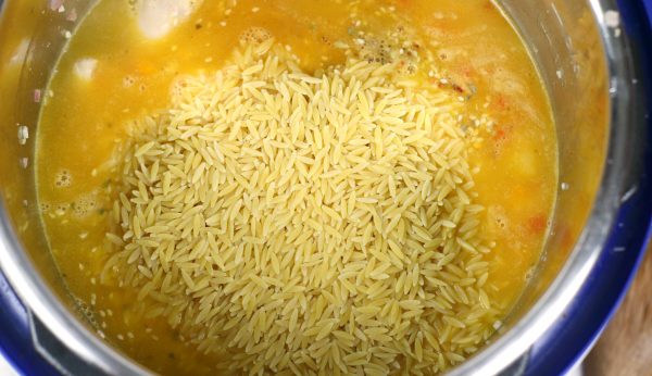 Spicy Bang Bang Chicken Pasta Recipe Steps 3