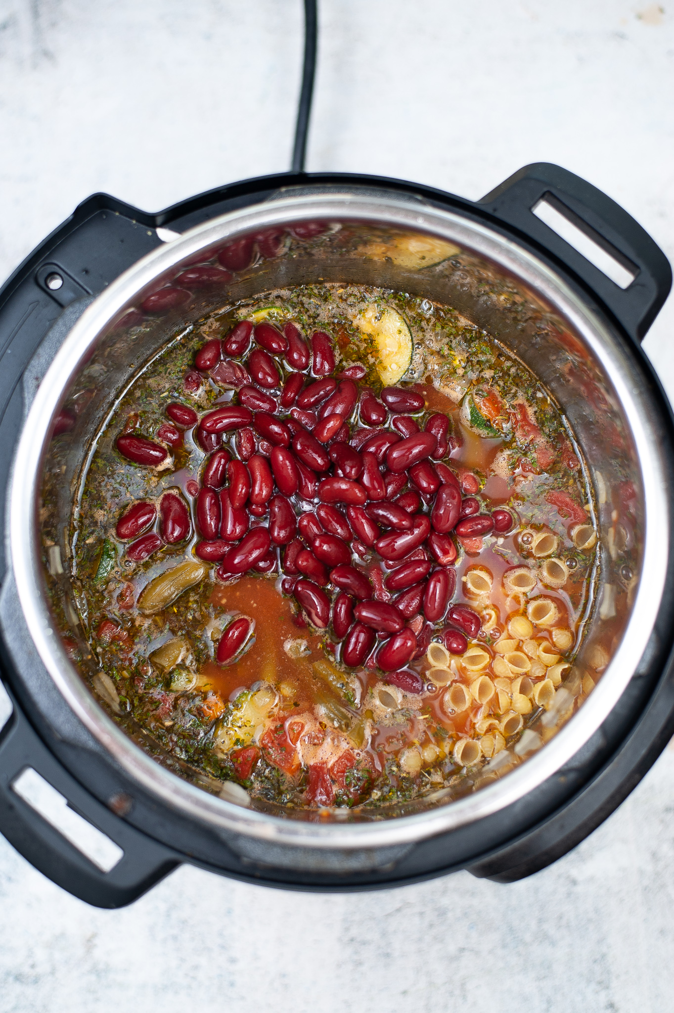 Instant Pot Minestrone Soup - easy instant pot dinners